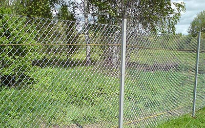 Установка забора рабицы